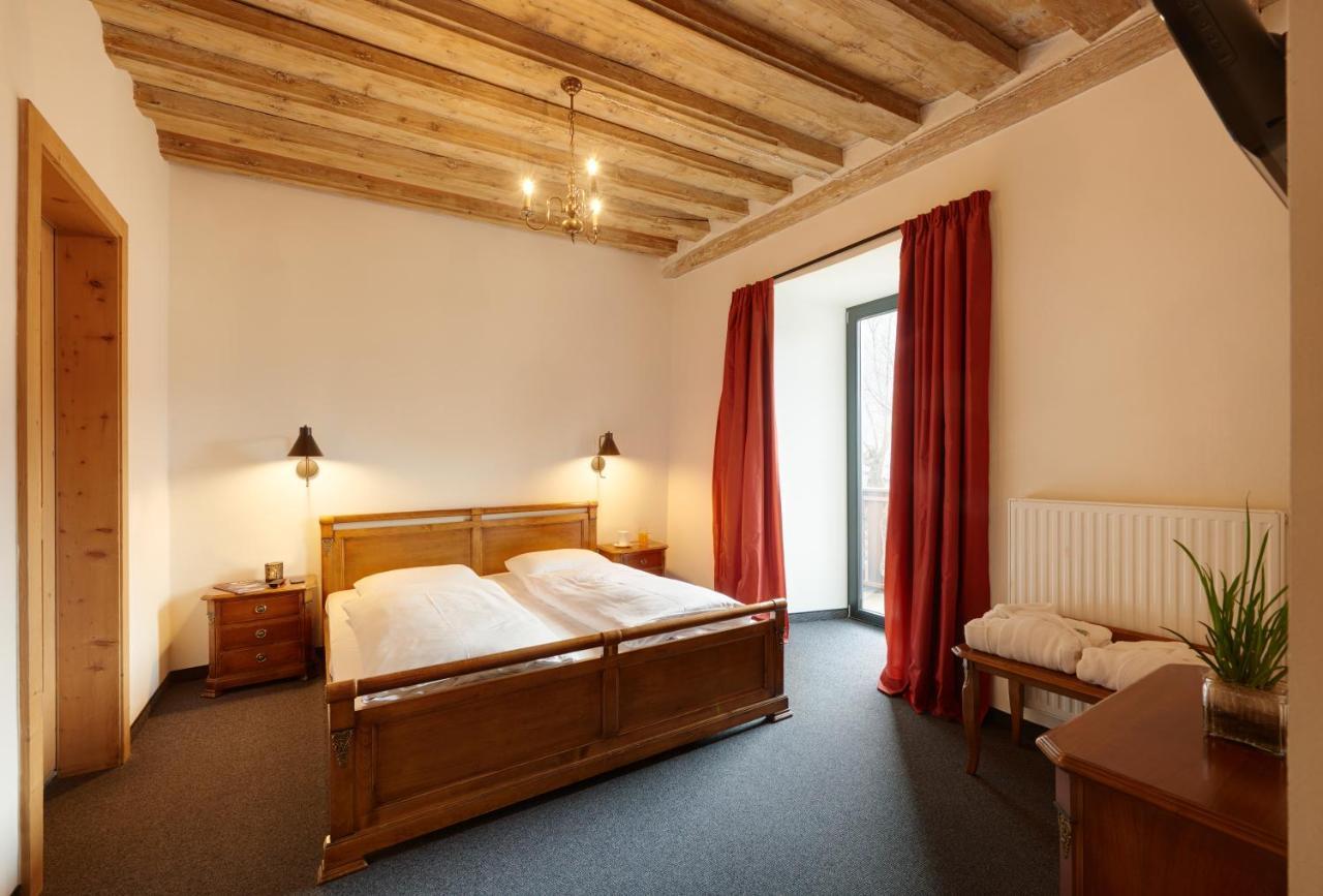 Historic Guesthouse Bircher B&B Apartments Near Sterzing Campo di Trens Eksteriør bilde
