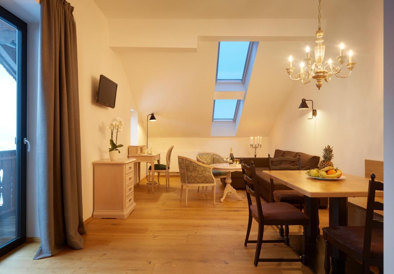 Historic Guesthouse Bircher B&B Apartments Near Sterzing Campo di Trens Eksteriør bilde