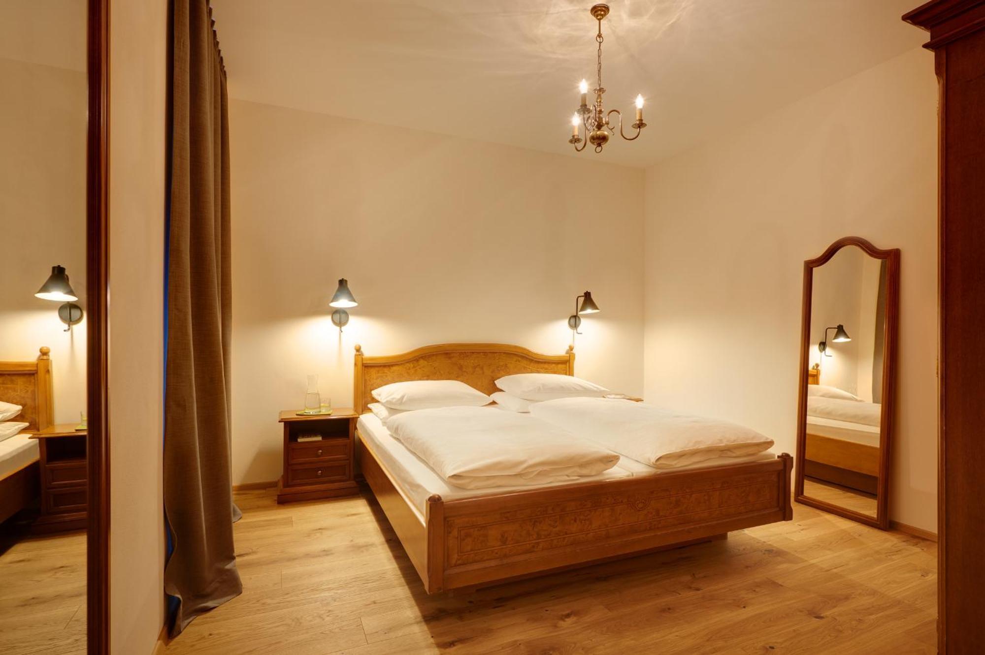 Historic Guesthouse Bircher B&B Apartments Near Sterzing Campo di Trens Eksteriør bilde